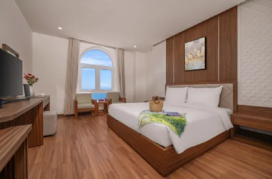 De Lamour Hotel Hotels near Nui Son Tra