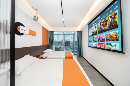 Banyueli Hotel Shanghai (Shanghai Lujiazui Oriental Pearl Mall Road Subway Station)
