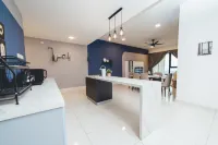 Mosaic Midvalley Oceanblue Nest 3BR w Bathtub