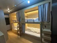 Unrestrained Youth Hostel