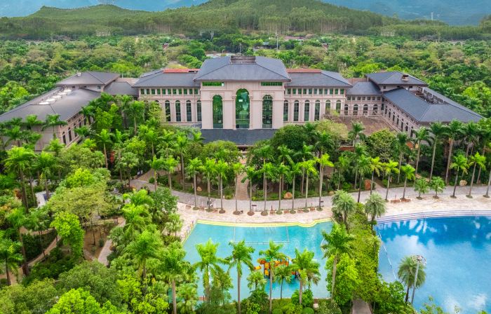 Dragon Bay Natural Hot Spring Resort