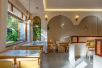 Yiyuan Shanhai｜Seaview Holiday Villa B&B (Dali Airport Branch) - พร้อมระเบียง