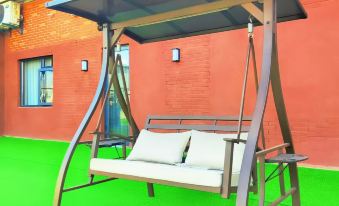 Stay Hotel (Jingdezhen People's Square Yuyao Factory)