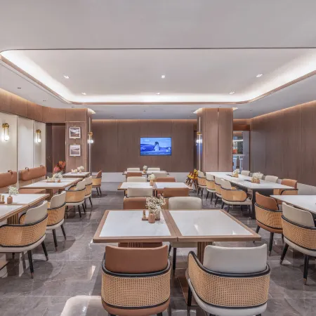 Beijing Houhai Nanluoguxiang Subway Station Atour Hotel Отели рядом с достопримечательностью «Станция Andingmen»