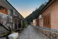 Qingyou Youju Hostel Hotels near Ruoliao Yuanshilin