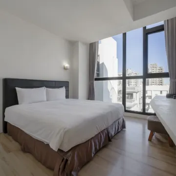 CHECK inn Express Taichung Fuxing Hotel dekat Kapel Luce