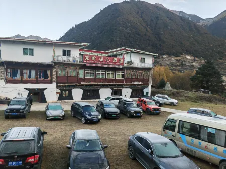 Danba Dangling Wenxin Hotel Отели рядом с достопримечательностью «Dangling Village»