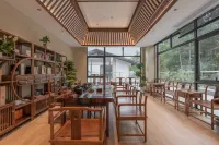 Baofeng Hotel
