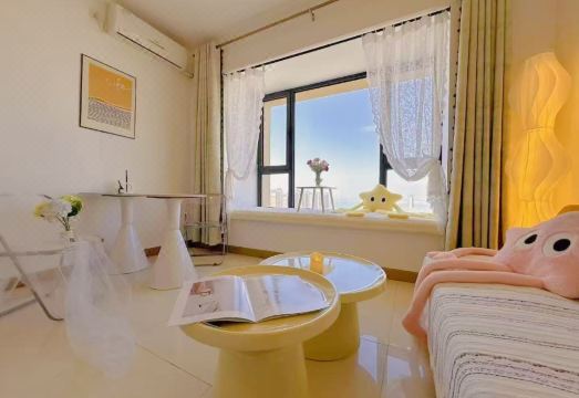 Shiyi Seaview Homestay (Dalian Lvshunkou Huafa New Town Branch)