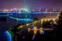 Zhaoqing · FumiFullmeCinemaBathtubDesignHotel