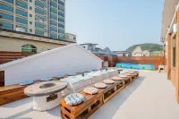 Wanli Hotel (Yangjiang Hailing Island Dajiaowan Branch)
