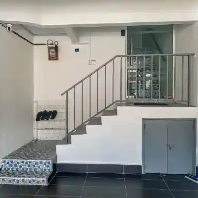 A Little Bit Townhouse Hotel Exterior