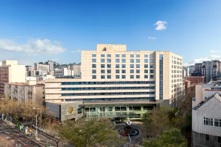 Sunworld Hotel Отели рядом с достопримечательностью «The Buddhist Academy of China»