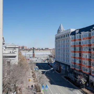 Jifeng Hotel (Heihe Central Commercial Pedestrian Street)