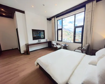 Deqin Zongyam Mountain Residence Hotels in Deqin