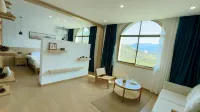She · Shanfeng Homestay