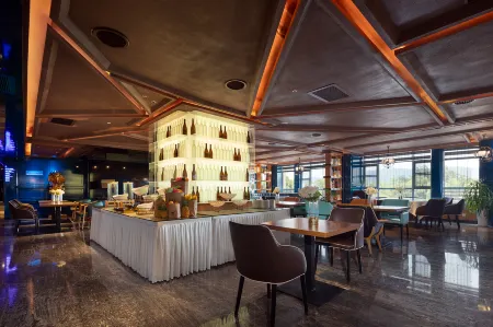 Exotic ·WHotel Отели рядом с достопримечательностью «Juzizhou Bridge»