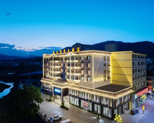 Huaping Dianxi Sunshine Grand Hotel Hotels in Huaping