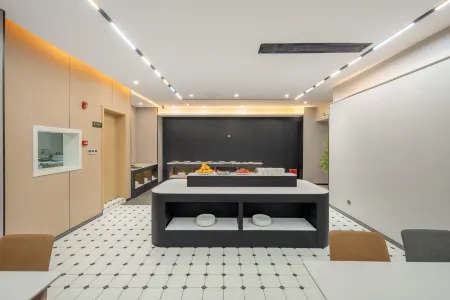 Lano Huajing Hotel Отели рядом с достопримечательностью «Dazu Stone Carving Baoding Mountain Scenic Area - Guiding Service Hall»