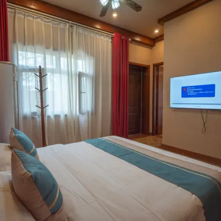 Bernard Hotel (Karamay World Devil City Branch)