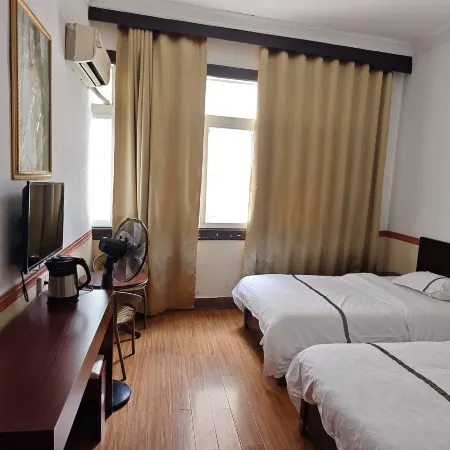 Yingjun Hotel in Wugang City