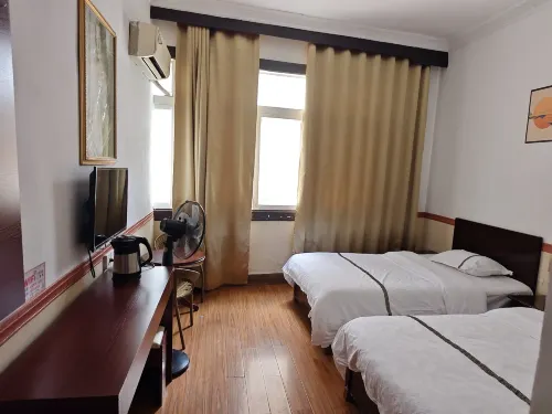 Yingjun Hotel in Wugang City