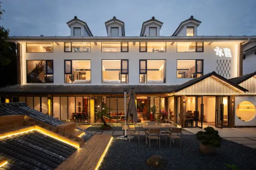 Shuixi Private Hot Spring Homestay (Emeishan Scenic Area Linggongli)