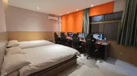 Siji E-Sports Hotel (Yujiang Xixing)