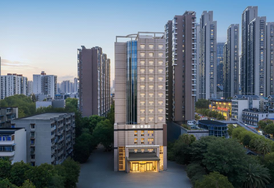 hotel overview picture