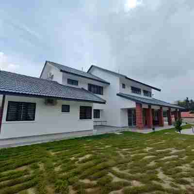 Go-Kart Homestay By Antlerzone Hotel Exterior