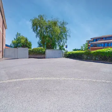 GO2 Gloucester Hotel by OYO