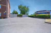 GO2 Gloucester Hotel by OYO