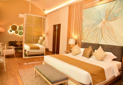 호텔 시기리야 외관과 수영장