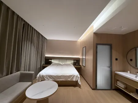 Shihezi Nut Hotel Отели рядом с достопримечательностью «Shihezi University - North District»