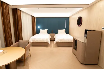 Yunfeng Hotel (Tonghua Trade Center) Hotels near Tonghua Normal University