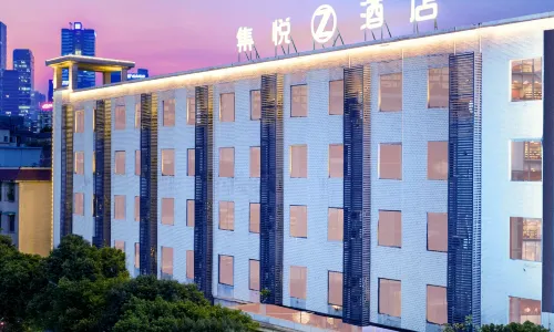 JOYINN Z HOTEL(Meishan East High-speed Railway Station San Su Temple )