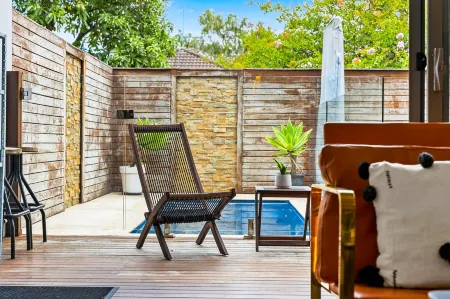 Convenient 4Br with Private Pool Close to Airport Отели рядом с достопримечательностью «Парк Маккуори Плейс»