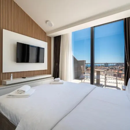 Rooftop Apartments & Rooms