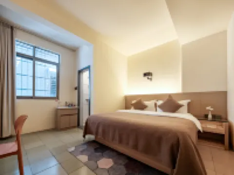 Baiyi Audio-Visual Hotel (Guilin High-Speed Railway North Station) Hotels in Lingchuan
