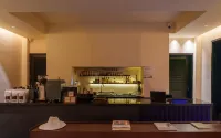 Guoluo Zhuosa Pastoral Snow Mountain Ranch Homestay - bar