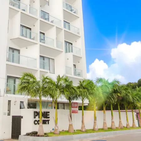 Accra Luxury Apartments at Pine Court Отели рядом с достопримечательностью «TEMP BOOTH F 787/1 (AMERICAN EMBASSY»