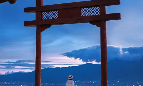 Dali · Yinli | Mid-mountain Sunset Seaview Chinese Courtyard (Erhai Wenbi Village)