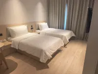 Hi Inn (Chifeng Hongshan Commercial Pedestrian Street)