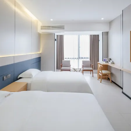 Yunqi Hotel (Pinghu Zhapu Hangzhou Bay New Economic Park)