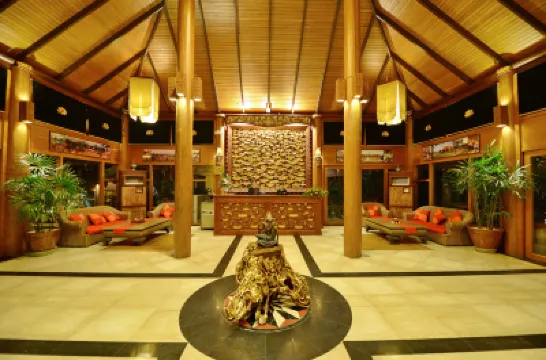 奈比多奧倫姆宮酒店及度假村 酒店