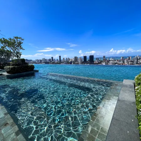 Georgetown Beacon Executive Suite 9-10pax | Amazing SkyPool