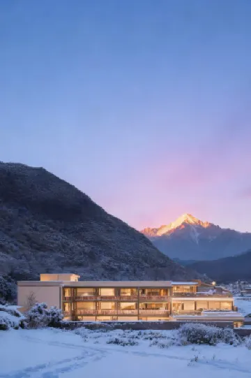 Jiuzhaigou · Dusk Mountain Villa Hotels near Zharusi