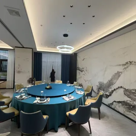 Jinghu Inn (Shaoxing Yangjiang West Road Gymnasium)
