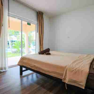 Phuniphat Pool Villa Rooms