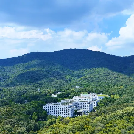 Dongjiao State Guesthouse Отели рядом с достопримечательностью «Дворц Мэйлин»